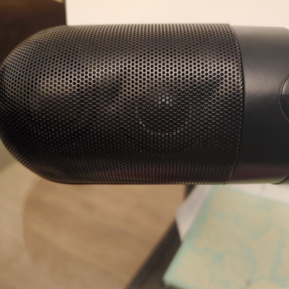 Bluetooth pill speakers - Picture 3 of 4